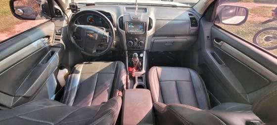 Carro 2.4 ADVANTAGE 4X2 CD 8V FLEX 4P MANUAL