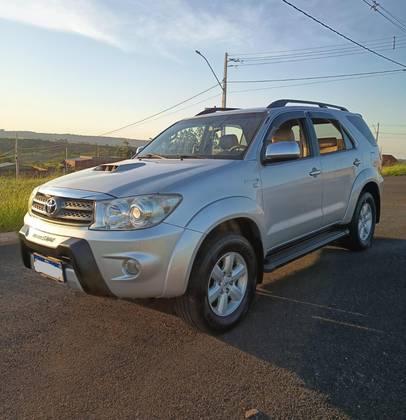 Carro 3.0 SRV 4X4 7 LUGARES 16V TURBO INTERCOOLER DIESEL 4P AUTOMÁTICO