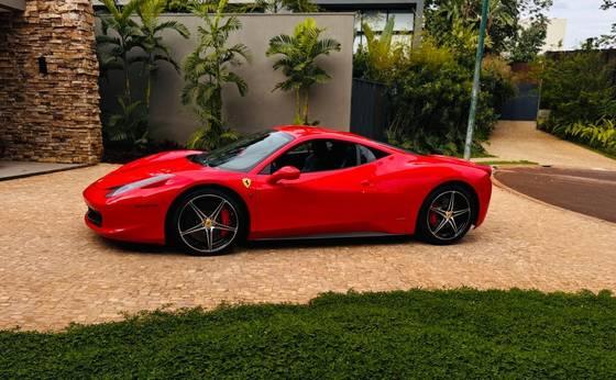 Carro 4.5 V8 GASOLINA F1-DCT