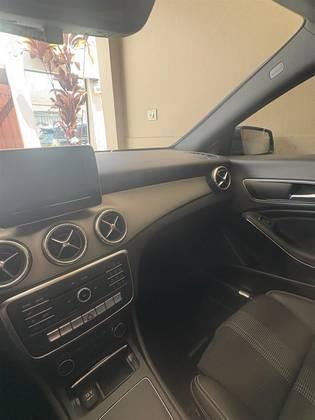 Carro 1.6 CGI FLEX 7G-DCT