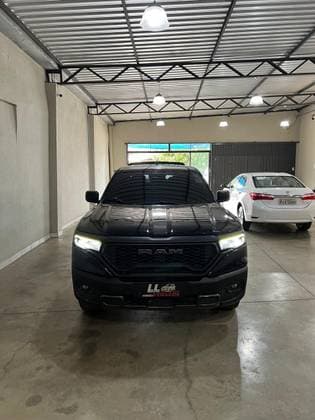 Carro 2.0 TURBO DIESEL REBEL 4X4 AUTOMÁTICO