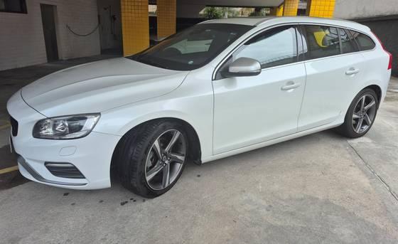 Carro 2.0 T5 R DESIGN DYNAMIC 16V TURBO GASOLINA 4P AUTOMATIZADO