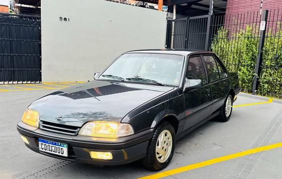Carro 2.0 EFI GLS 8V GASOLINA 4P MANUAL