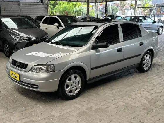 Carro 2.0 SFI GLS SEDAN 16V GASOLINA 4P AUTOMÁTICO