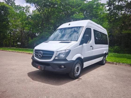 Carro 2.2 CDI DIESEL VAN 415 LONGO 16L MANUAL