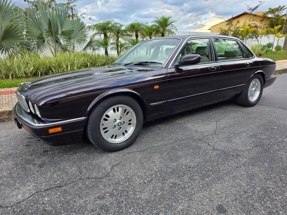 Carro 4.0 V6 24V GASOLINA 4P AUTOMÁTICO