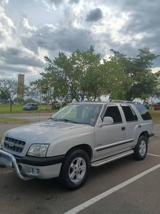 Carro 2.4 MPFI ADVANTAGE 4X2 8V GASOLINA 4P MANUAL