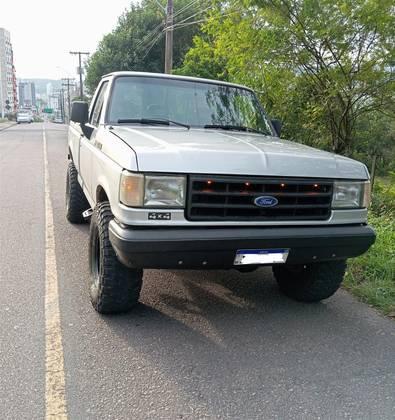 Carro 3.9 SUPER SÉRIE 4X4 CS 8V TURBO DIESEL 2P MANUAL