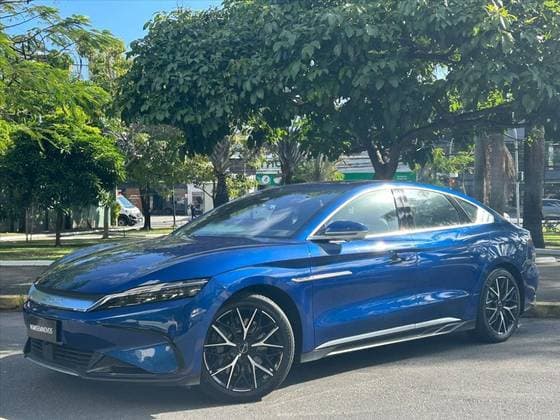 Carro ELÉTRICO AWD