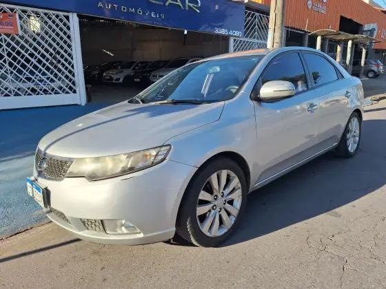 Carro 1.6 E.222 SEDAN 16V GASOLINA 4P AUTOMÁTICO