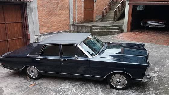 Carro LANDAU GASOLINA 4P MANUAL