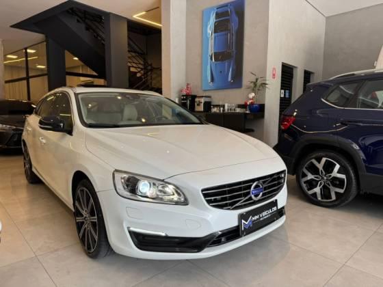 Carro 2.0 T4 MOMENTUM GASOLINA 4P AUTOMÁTICO