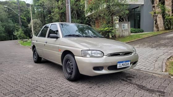 Carro 1.8 I GL 16V GASOLINA 4P MANUAL
