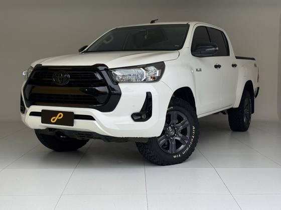 Carro 2.8 D-4D TURBO DIESEL CD SR 4X4 AUTOMÁTICO