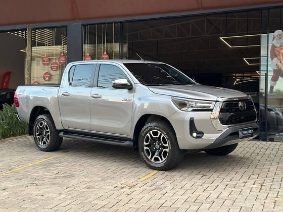 Carro 2.8 D-4D TURBO DIESEL CD SRX 4X4 AUTOMÁTICO