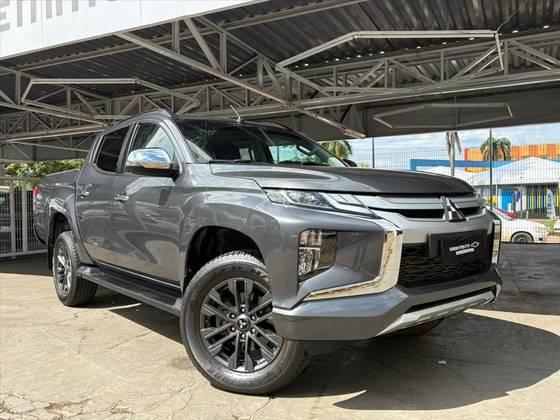 Carro 2.4 BITURBO DIESEL CD HPE 4X4 AUTOMÁTICO