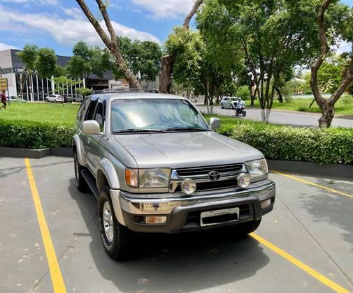 Carro 3.0 4X4 8V TURBO DIESEL 4P MANUAL