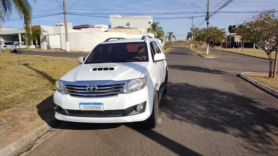 Carro 3.0 SRV 4X4 16V TURBO INTERCOOLER DIESEL 4P AUTOMÁTICO