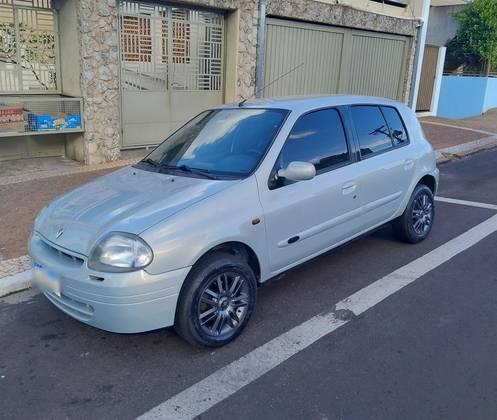 Carro 1.0 RL 8V GASOLINA 4P MANUAL