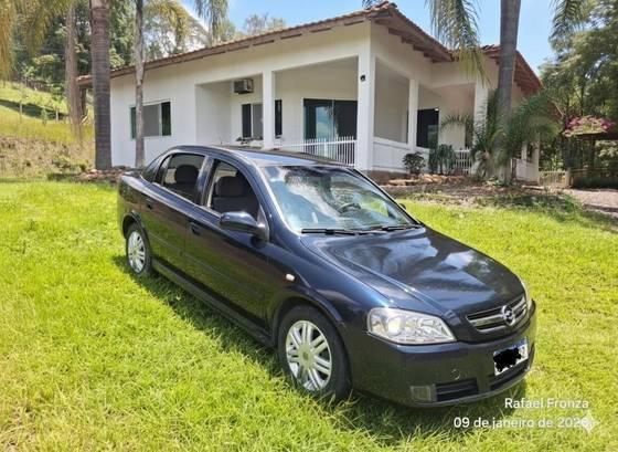 Carro 2.0 MPFI GLS SEDAN 8V GASOLINA 4P MANUAL