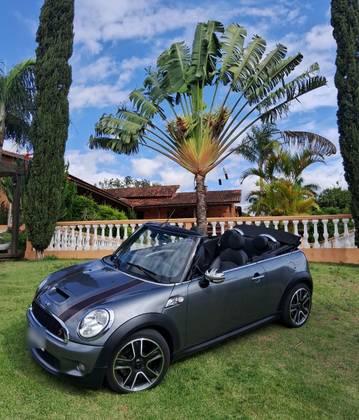 Carro 1.6 S CABRIO 16V GASOLINA 2P AUTOMÁTICO