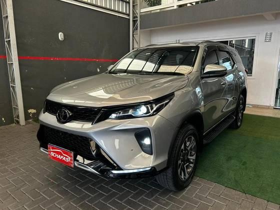 Carro 2.8 D-4D TURBO DIESEL SRX PLATINUM 7L 4X4 AUTOMÁTICO