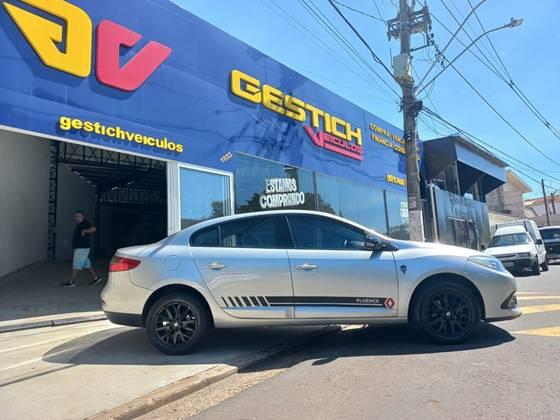 Carro 2.0 DYNAMIQUE PLUS 16V FLEX 4P AUTOMÁTICO