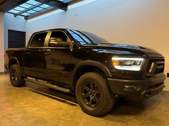 Carro 5.7 V8 GASOLINA REBEL CD 4X4 AUTOMÁTICO