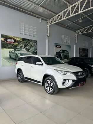 Carro 2.8 SRX DIAMOND 4X4 7 LUGARES 16V TURBO INTERCOOLER DIESEL 4P AUTOMÁTICO