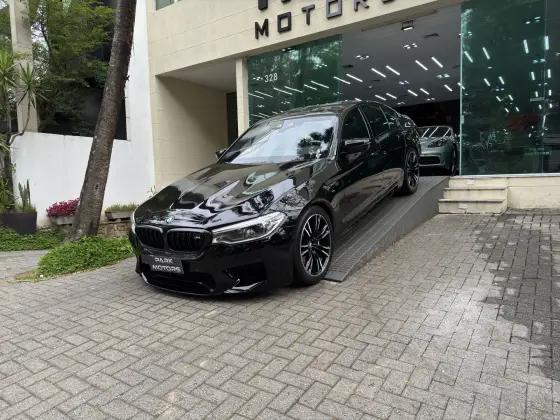 Carro 4.4 V8 TWIN POWER M XDRIVE STEPTRONIC