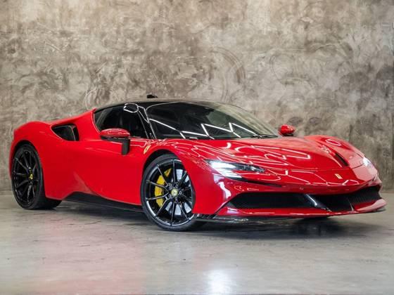 Carro 4.0 V8 TURBO PHEV STRADALE F1-DCT