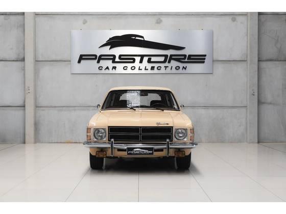 Carro 2.5 COMODORO 8V GASOLINA 2P MANUAL