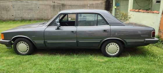 Carro 4.1 DIPLOMATA SE 12V ÁLCOOL 4P AUTOMÁTICO