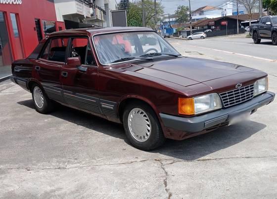 Carro 4.1 DIPLOMATA SE 12V GASOLINA 4P MANUAL