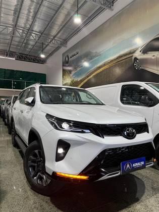 Carro 2.8 D-4D TURBO DIESEL SRX 7L 4X4 AUTOMÁTICO