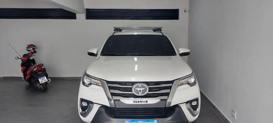 Carro 2.8 SRX 4X4 7 LUGARES 16V TURBO INTERCOOLER DIESEL 4P AUTOMÁTICO