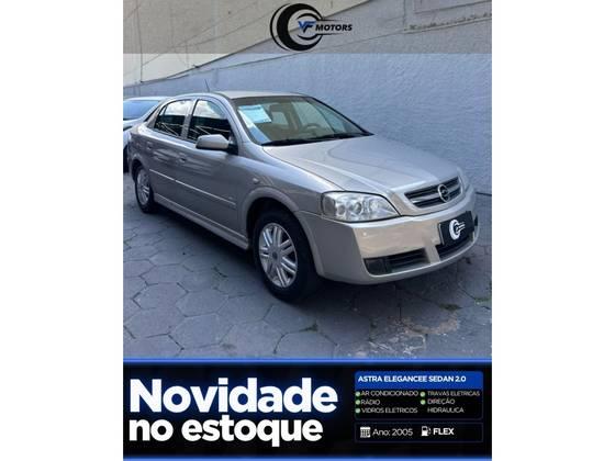 Carro 2.0 MPFI ELEGANCE SEDAN 8V FLEX 4P MANUAL