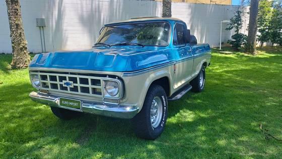 Carro 4.0 CUSTOM S CS 8V DIESEL 2P MANUAL