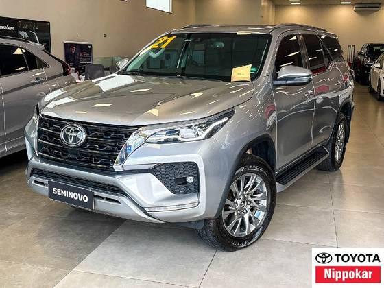 Carro 2.8 D-4D TURBO DIESEL SRX 7L 4X4 AUTOMÁTICO