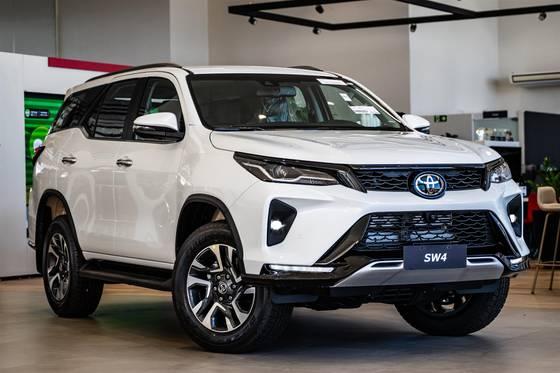 Carro 2.8 D-4D TURBO DIESEL SRX PLATINUM 4X4 AUTOMÁTICO