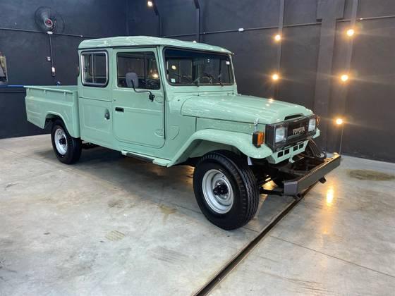 Carro 3.7 BJ50LV-B 4X4 CHASSI LONGO DIESEL 2P MANUAL