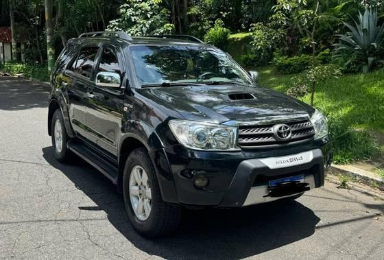 Carro 3.0 SRV 4X4 7 LUGARES 16V TURBO INTERCOOLER DIESEL 4P AUTOMÁTICO