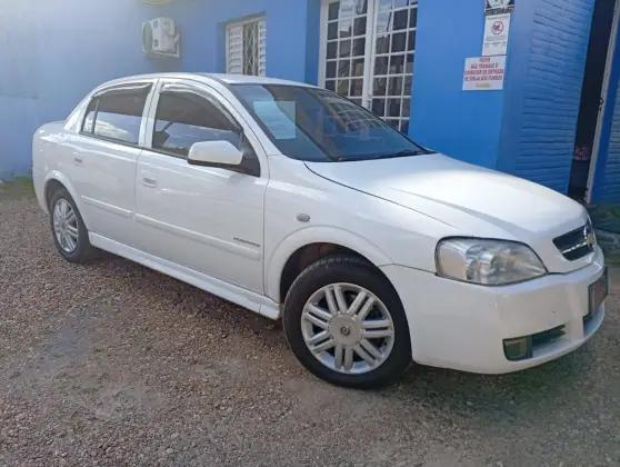 Carro 2.0 MPFI ELEGANCE SEDAN 8V FLEX 4P MANUAL