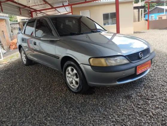 Carro 2.0 MPFI GLS 8V GASOLINA 4P MANUAL