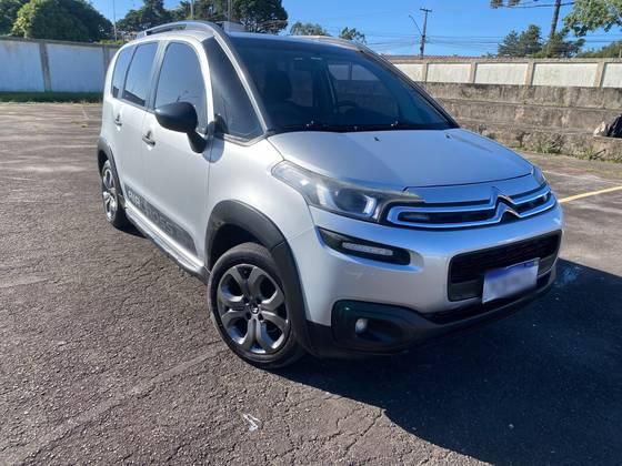 Carro 1.6 LIVE 16V FLEX 4P AUTOMÁTICO