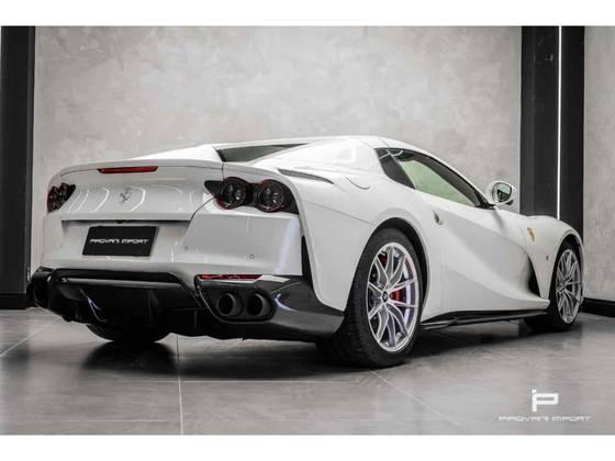 Carro 6.5 V12 GASOLINA F1-DCT