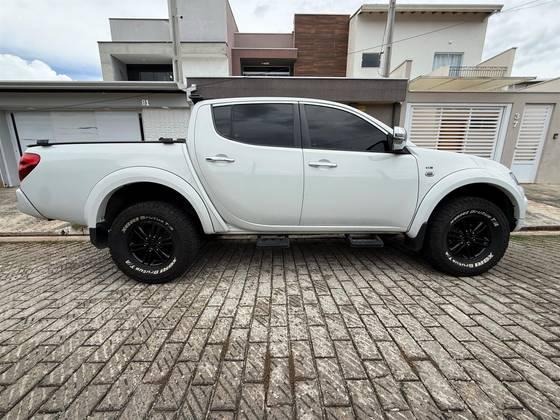 Carro 3.2 HPE 4X4 CD 16V TURBO INTERCOOLER DIESEL 4P AUTOMÁTICO