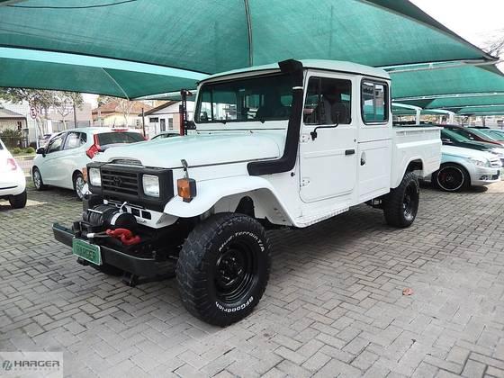 Carro 3.7 BJ55LP-2BL 4X4 CD DIESEL 2P MANUAL