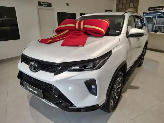 Carro 2.8 D-4D TURBO DIESEL SRX PLATINUM 7L 4X4 AUTOMÁTICO