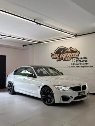 Carro 3.0 I6 GASOLINA SEDAN AUTOMÁTICO